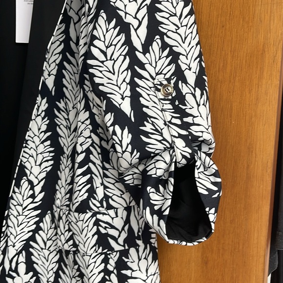 Lexbreezy Awapuhi Blazer. - Picture 3 of 3